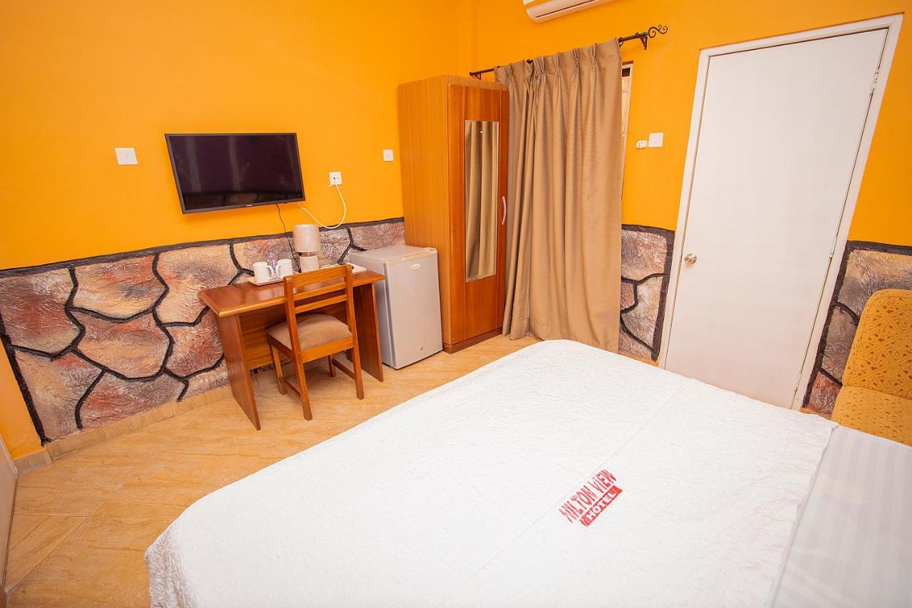 Hilton View Hotel Ogbodjo 外观 照片