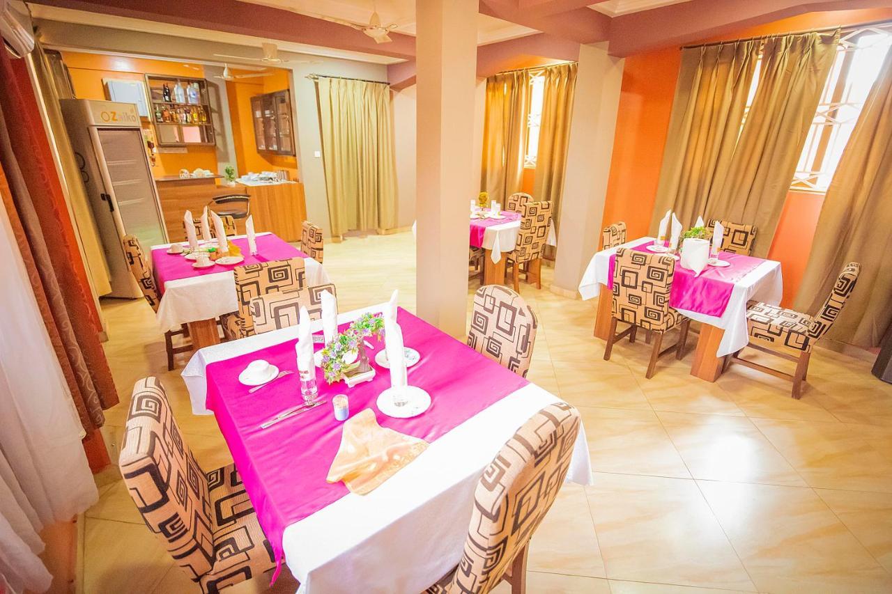 Hilton View Hotel Ogbodjo 外观 照片