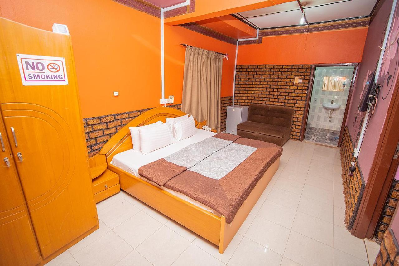 Hilton View Hotel Ogbodjo 外观 照片
