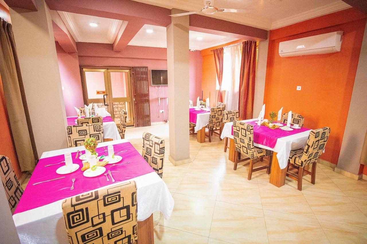 Hilton View Hotel Ogbodjo 外观 照片