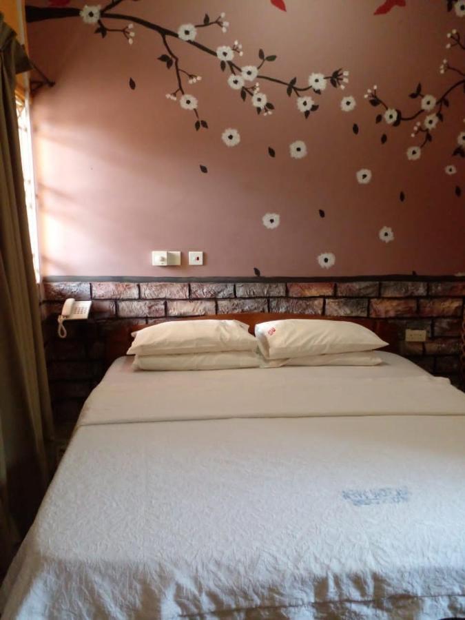 Hilton View Hotel Ogbodjo 外观 照片